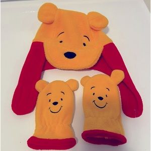 Winnie the Pooh hat & mittens